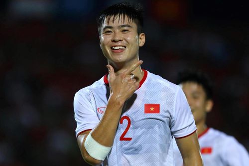 Duy Mạnh chiếm sóng mạng xã hội sau bàn thắng vào lưới Indonesia
