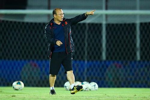 HLV Park Hang Seo nổi giận vì phát hiện tuyển Việt Nam bị ghi hình