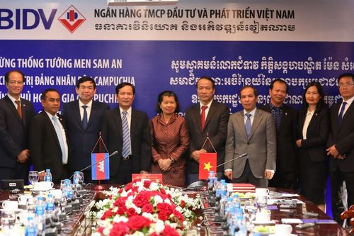 Phó Thủ tướng Cambodia thăm và làm việc tại BIDV