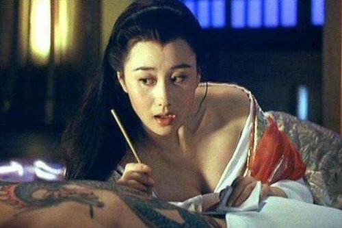 Chân dung mỹ nhân khiến Thành Long mê mẩn, Lý Liên Kiệt ruồng bỏ vợ con
