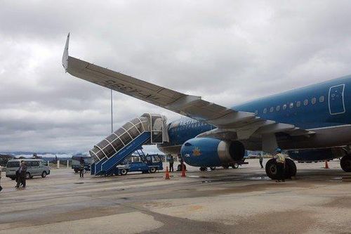 Máy bay Vietnam Airlines 2 lần hạ cánh bất thành do thời tiết xấu