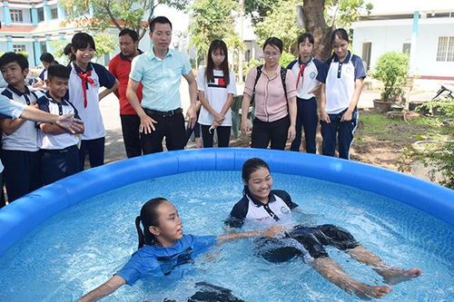 Trang bị kỹ năng thoát hiểm cho 130 học sinh khuyết tật
