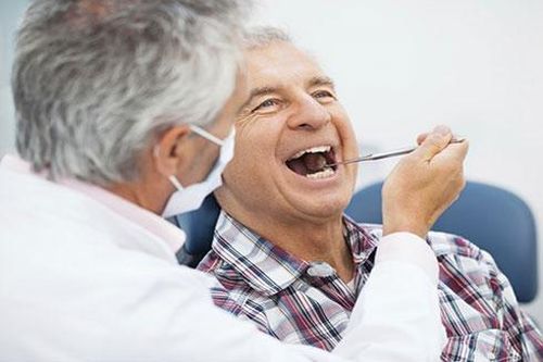Chữa chứng khô miệng ở người cao tuổi