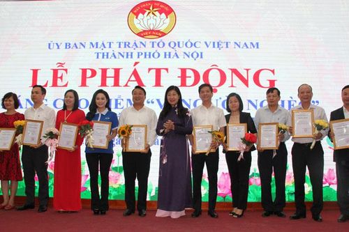 Hà Nội tiếp nhận hơn 7,2 tỷ đồng ủng hộ Quỹ 'Vì người nghèo' năm 2019