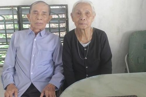 Xúc động đôi vợ chồng gần 90 tuổi viết đơn xin rút khỏi hộ nghèo