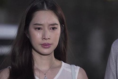 Bố mẹ thiên vị em gái hơn tôi