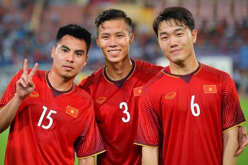 Quế Ngọc Hải ghi bàn, fan trêu Đức Huy sắp phải dọn phòng cho đồng đội