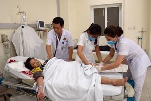 Ở nơi cấp cứu ban đầu của Bệnh viện Quân y 354