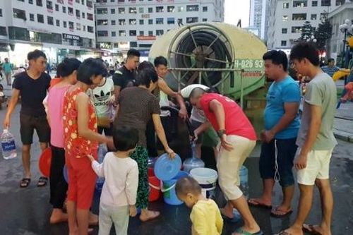 Trên 2000 cuộc điện thoại xin hỗ trợ nước sạch