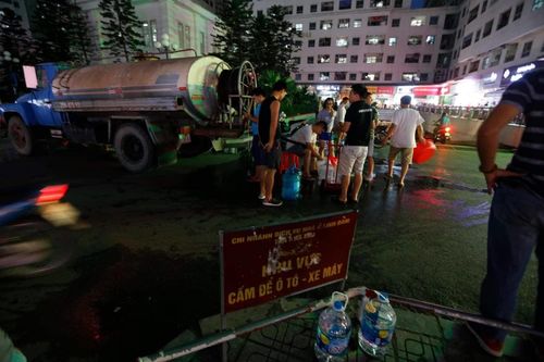 Ngừng cấp nước vô thời hạn, công ty nước sạch mong dân thông cảm