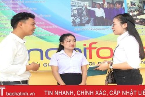 Thắm tình đoàn kết sinh viên Việt - Lào trên giảng đường ở Hà Tĩnh