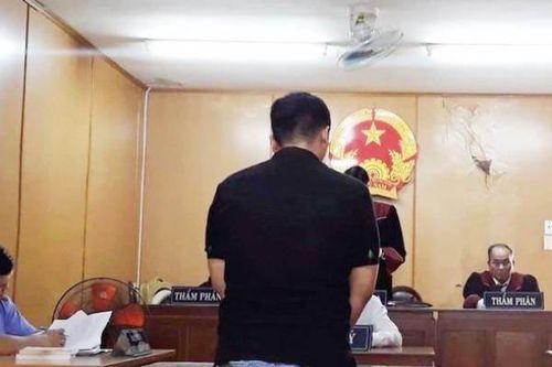 Hy hữu: Nguyên chiến sĩ công an đi đầu thú vì tham gia cướp giật từ hơn 10 năm trước