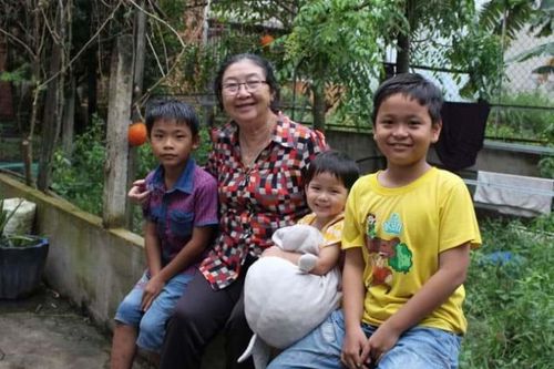 Bà Tư và mô hình thiện nguyện mới: Dựng đời trẻ trong nụ cười