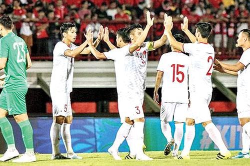 Việt Nam vào 'tốp 4' nhì bảng