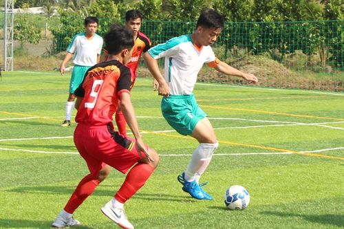 Góp phần phát triển phong trào bóng đá Đất Sen hồng
