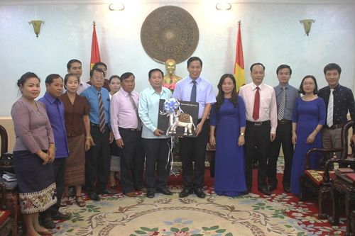 Lãnh đạo tỉnh Quảng Trị tiếp đoàn công tác Ủy ban Mặt trận Lào xây dựng đất nước tỉnh Salavan