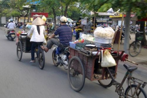 Kéo, đẩy xe khác trên đường có bị xử phạt hay không? Mức phạt bao nhiêu?