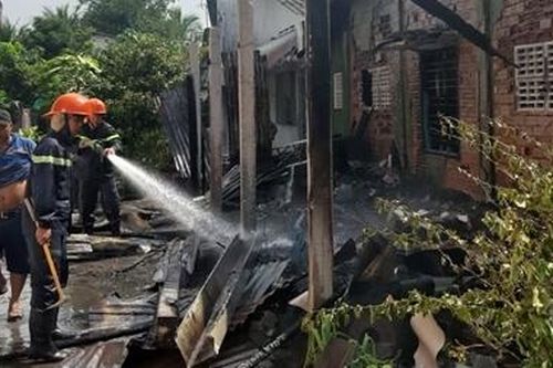 Cháy kho chứa nông cụ ở Mỹ Tho
