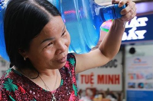 Sở TN&MT tỉnh Hòa Bình ở đâu khi hàng trăm ngàn người dân Hà Nội phải dùng nước bẩn?