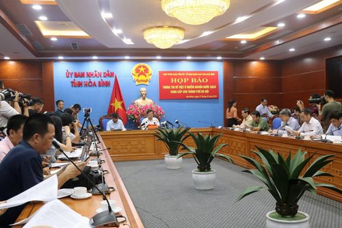 Khởi tố vụ án đổ dầu thải gây ô nhiễm nước sạch Sông Đà