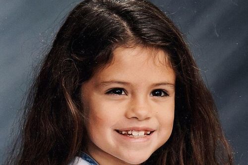 Selena Gomez, Justin Bieber và dàn sao khoe ảnh thời thơ ấu