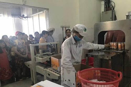 Chuỗi sản xuất và cung cấp sữa Ba Vì: Nông dân, doanh nghiệp cùng hưởng lợi