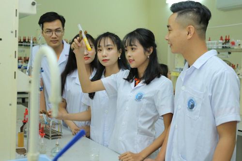 Đẩy mạnh nghiên cứu khoa học: Xu hướng tất yếu của các ĐH