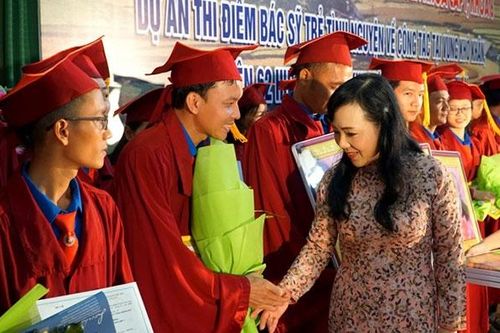 27 bác sĩ trẻ tình nguyện về vùng khó khăn khu vực miền trung - Tây Nguyên