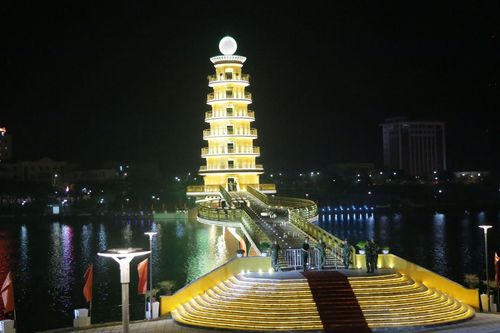 Khánh thành cầu đi bộ qua hồ công viên Văn Lang