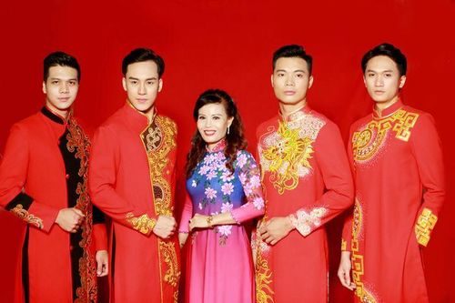 'Sắc màu hạnh phúc' và khát vọng lan tỏa của NTK Yến Nhi