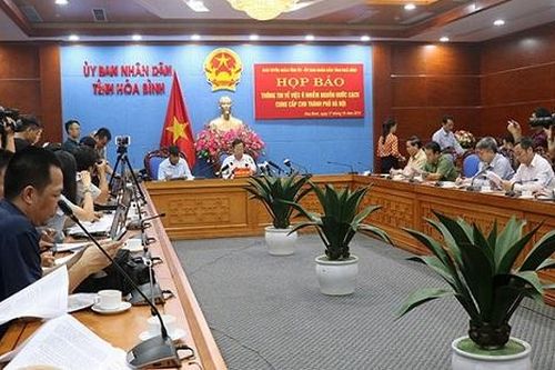 Hòa Bình họp báo vụ ô nhiễm nước sạch sông Đà