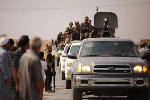 Quân đội Syria tiến vào Raqqa cùng người Kurd chống Thổ Nhĩ Kỳ