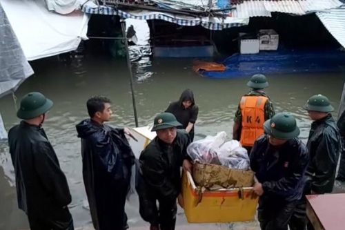 Nghệ An: Mưa lớn kéo dài khiến 1 người chết, hơn 5.000 ngôi nhà ngập sâu