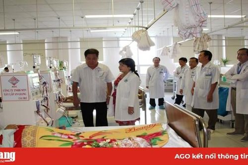 Công ty TNHH MTV Xây lắp An Giang tặng 3 máy chạy thận nhân tạo cho Bệnh viện Đa khoa Trung tâm An Giang