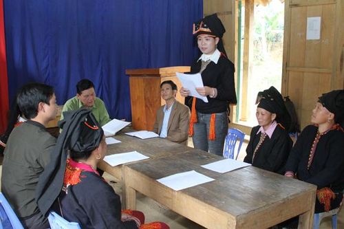 Văn Bàn coi trọng công tác cán bộ nữ