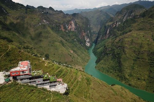 Nghĩ về ngôi nhà Panorama ở Mã Pì Lèng