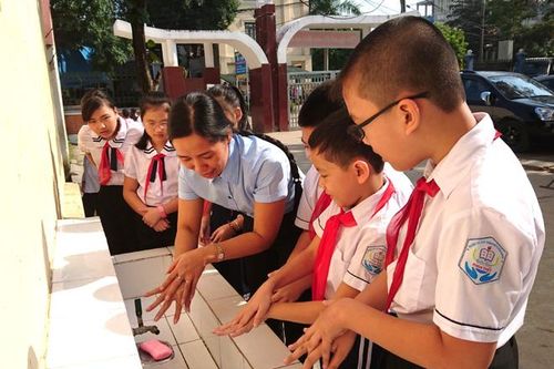 Rửa tay đúng cách với xà phòng để phòng, chống bệnh tật