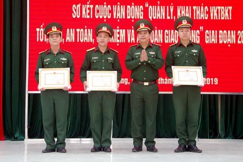 Sơ kết cuộc vận động 'Quản lý khai thác vũ khí trang bị kỹ thuật tốt, bền, an toàn, tiết kiệm, và an toàn giao thông'