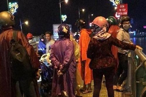 Thanh niên bỏ lại xe máy nhảy cầu Hóa An mất tích