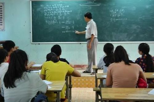 Quảng Ngãi tạm dừng tất cả hoạt động dạy thêm, học thêm