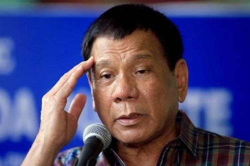 Tổng thống Philippines Duterte bị thương do ngã xe máy