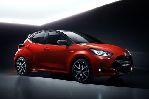 Toyota Yaris 2020 lần đầu hé lộ với động cơ hybrid và túi khí trung tâm