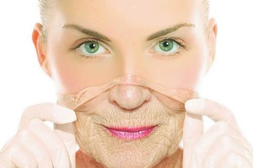12 loại thực phẩm giúp bạn trẻ trung hơn tuổi thật