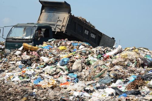 Quảng Nam: Khẩn trương xử lý rác thải ứ đọng ở bãi rác Cẩm Hà