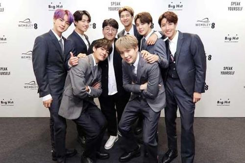 Bản tin Kpop: TWICE vượt SNSD về doanh số album, thành công của BTS tại Mỹ có phải là may mắn?