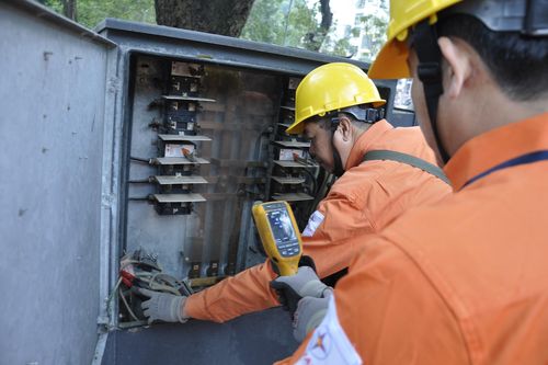 Cấp điện ổn định phục vụ sản xuất nước sạch trên địa bàn Thủ đô