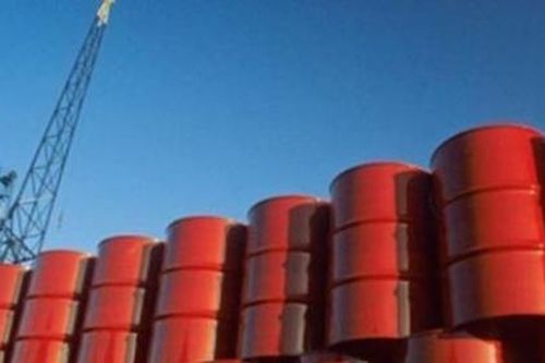 Giá dầu giảm 1% do lượng dầu dự trữ của Mỹ tăng mạnh
