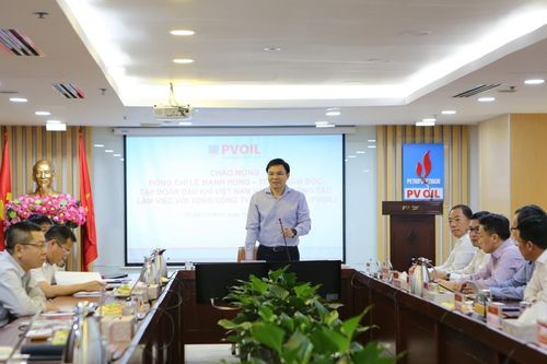 Tổng giám đốc PVN Lê Mạnh Hùng làm việc với PVOIL