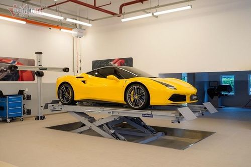 Đặng Lê Nguyên Vũ góp 3 siêu xe Ferrari dự đại tiệc cùng đại gia Sài Gòn