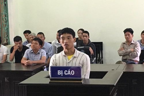 Lĩnh án tù sau khi mâu thuẫn với người đi đường